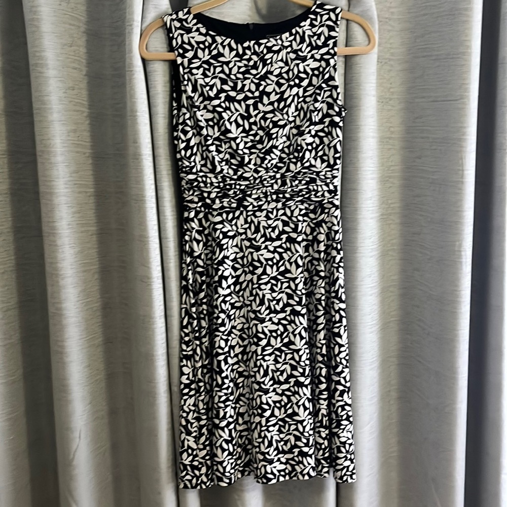 Jessica Howard Sz 4P Black and White Dress